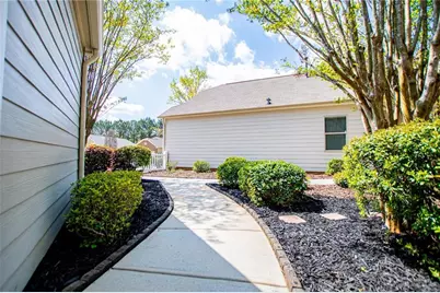 240 River Meadow Drive, Lagrange, GA 30241 - Photo 6