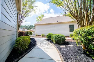 240 River Meadow Dr, Lagrange, GA 30241 - Photo 6