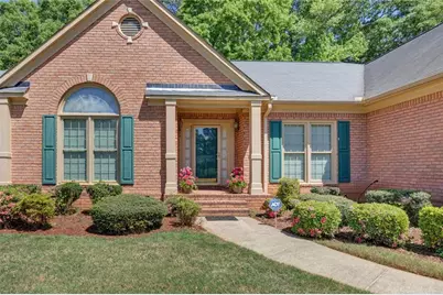 1760 SE Heatherstone Hollow SE, Conyers, GA 30013 - Photo 2