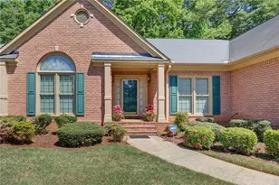 1760 SE Heatherstone Hollow SE, Conyers, GA 30013 - Photo 2
