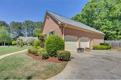 1760 SE Heatherstone Hollow SE, Conyers, GA 30013 - Photo 36
