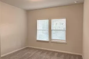 6901 Durham Ln, Fairburn, GA 30213 - Photo 10