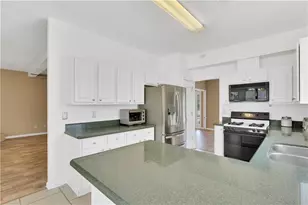 135 Kripple Kreek Dr, Sharpsburg, GA 30277 - Photo 6