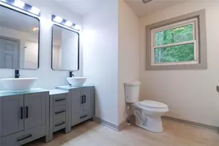 4396 Greenleaf Circle, Atlanta, GA 30331 - Photo 10