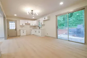 4396 Greenleaf Circle, Atlanta, GA 30331 - Photo 8