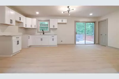 4396 Greenleaf Circle, Atlanta, GA 30331 - Photo 6