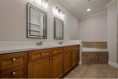1949 Sterling Oaks Circle NE #13, Atlanta, GA 30319 - Photo 14
