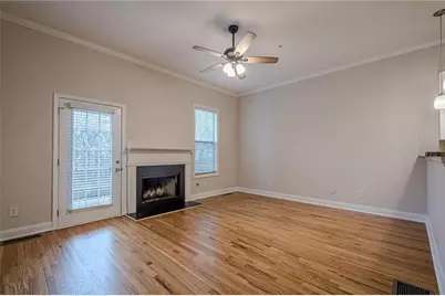 1949 Sterling Oaks Circle NE #13, Atlanta, GA 30319 - Photo 8