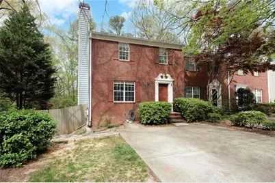 635 Anderson Walk, Marietta, GA 30062 - Photo 2