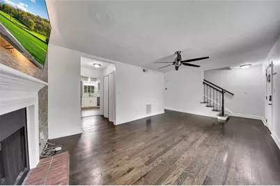 635 Anderson Walk, Marietta, GA 30062 - Photo 8