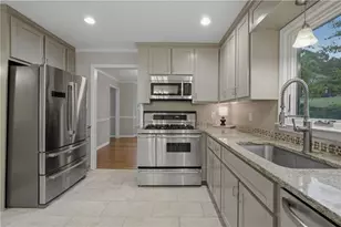 2418 Stockton Dr, Marietta, GA 30066 - Photo 4
