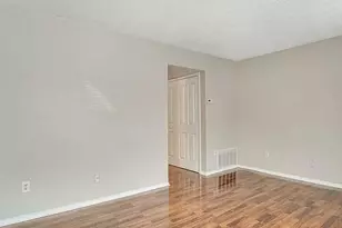 28 Country Pl Ct, Alpharetta, GA 30005 - Photo 4