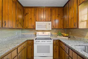 193 Shady Ln Cir, Canton, GA 30115 - Photo 10