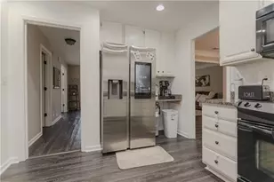 300 Channings Lake Dr, Lawrenceville, GA 30043 - Photo 26