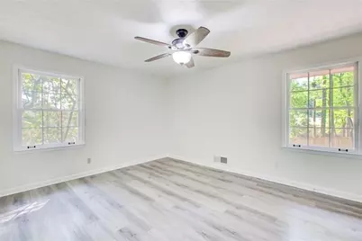 3553 Sandy Woods Lane, Stone Mountain, GA 30083 - Photo 16