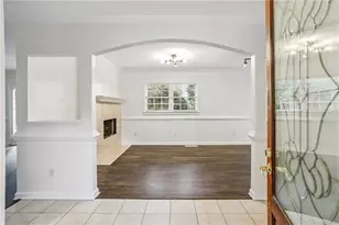 2581 Sharondale Dr, Atlanta, GA 30305 - Photo 6