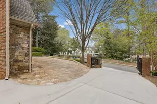 4966 Long Island Dr, Atlanta, GA 30327 - Photo 52