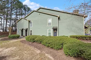 2011 Canyon Point Cir, Roswell, GA 30076 - Photo 2