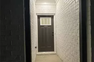 120 Auburn Woods Dr, Auburn, GA 30011 - Photo 2