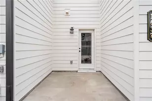 1637 Winpost Ln, Atlanta, GA 30318 - Photo 32