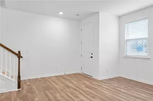 1637 Winpost Ln, Atlanta, GA 30318 - Photo 4