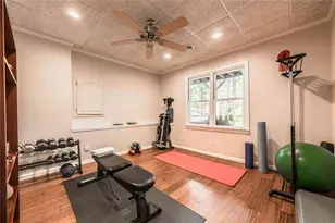 400 Shelli Ln, Roswell, GA 30075 - Photo 12