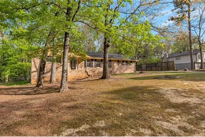 574 Horseshoe Circle SW, Lilburn, GA 30047 - Photo 2