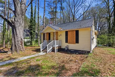 747 Gary Road NW, Atlanta, GA 30318 - Photo 2