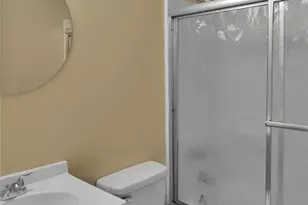 8941 Ashwood Dr, Riverdale, GA 30274 - Photo 20