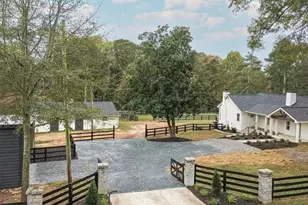 15585 Thompson Rd, Alpharetta, GA 30004 - Photo 2