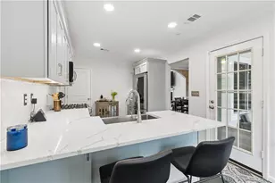 2740 Royal Bluff, Decatur, GA 30030 - Photo 12