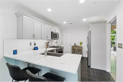 2740 Royal Bluff, Decatur, GA 30030 - Photo 10