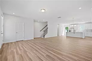 1359 Crk Vw Ln NW, Atlanta, GA 30318 - Photo 8