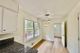 527 Rimrock Trail, Stone Mountain, GA 30083 - Photo 8