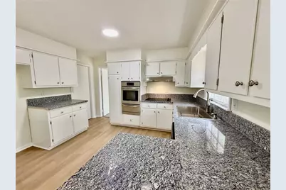 527 Rimrock Trail, Stone Mountain, GA 30083 - Photo 6