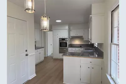 527 Rimrock Trail, Stone Mountain, GA 30083 - Photo 10