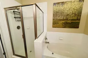 799 Hammond Dr, Atlanta, GA 30328 - Photo 6