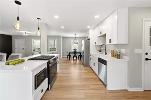 4304 Lindsey Way NE, Roswell, GA 30075 - Photo 8