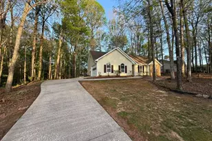 35 Lindsey Ln, Sharpsburg, GA 30277 - Photo 6