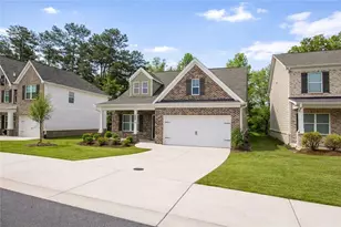 615 Clark Lake Estates Dr, Grayson, GA 30017 - Photo 2