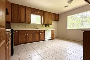 562 Dickens Rd NW, Lilburn, GA 30047 - Photo 18