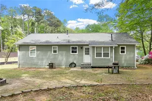 3705 Compton Woods Ln, Loganville, GA 30052 - Photo 2