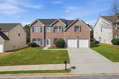 4925 Locherby Drive, Fairburn, GA 30213 - Photo 4