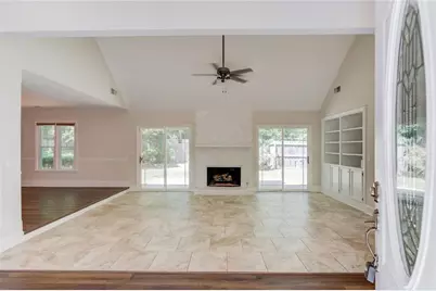 410 Emerald Parkway, Sugar Hill, GA 30518 - Photo 16
