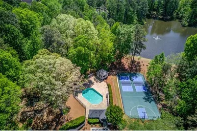 410 Emerald Parkway, Sugar Hill, GA 30518 - Photo 6