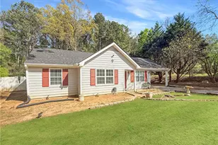 211 Brooks Ln, Winder, GA 30680 - Photo 2