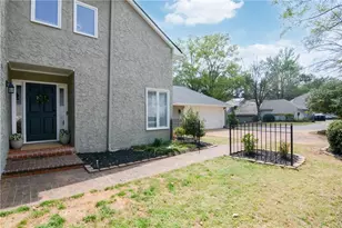 2560 Links End, Roswell, GA 30076 - Photo 1