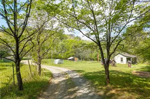 215 Murphy Ln, Mineral Bluff, GA 30559 - Photo 2