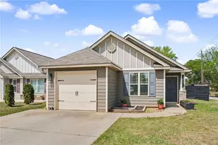 2362 Glebe Ct, Hampton, GA 30228 - Photo 2