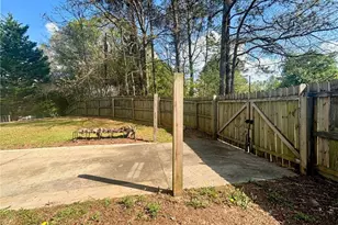 3760 Sugarbrook Dr, Lawrenceville, GA 30044 - Photo 22